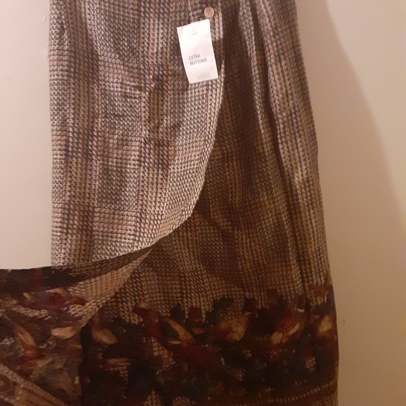 Skirt - Picture 2 of 3